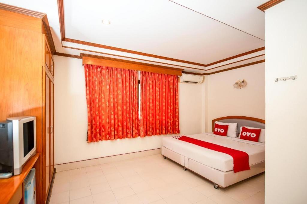 Готель Oyo 343 Wanna Marine Patong Екстер'єр фото